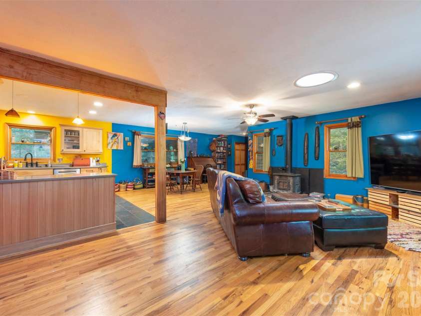 23 Hunting Lodge Drive, Black Mountain, NC 28711.  MLS# CAR4389257, YatesRealty ID 7252. 