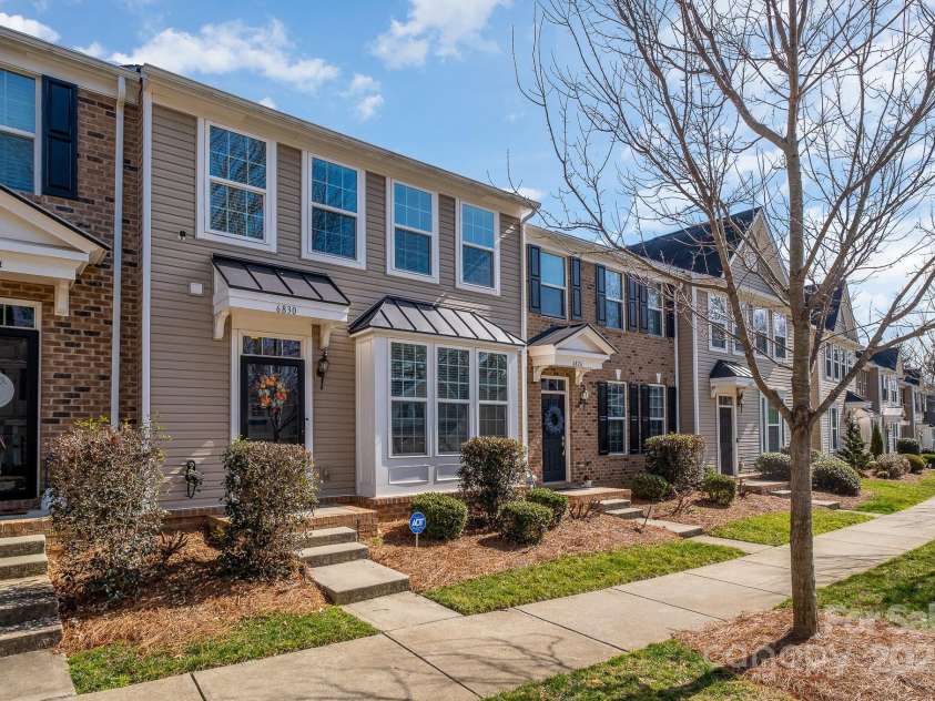 6830 Colonial Garden Drive, Huntersville, NC 28078.  MLS# CAR4220962, YatesRealty ID 7253. 