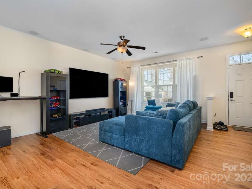 6830 Colonial Garden Drive, Huntersville, NC 28078.  MLS# CAR4220962, YatesRealty ID 7253. 