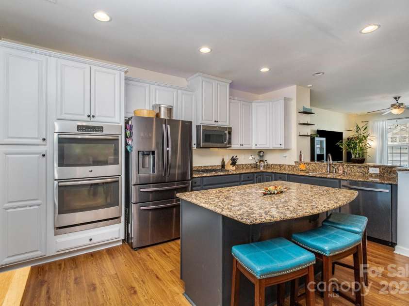 6830 Colonial Garden Drive, Huntersville, NC 28078.  MLS# CAR4220962, YatesRealty ID 7253. 