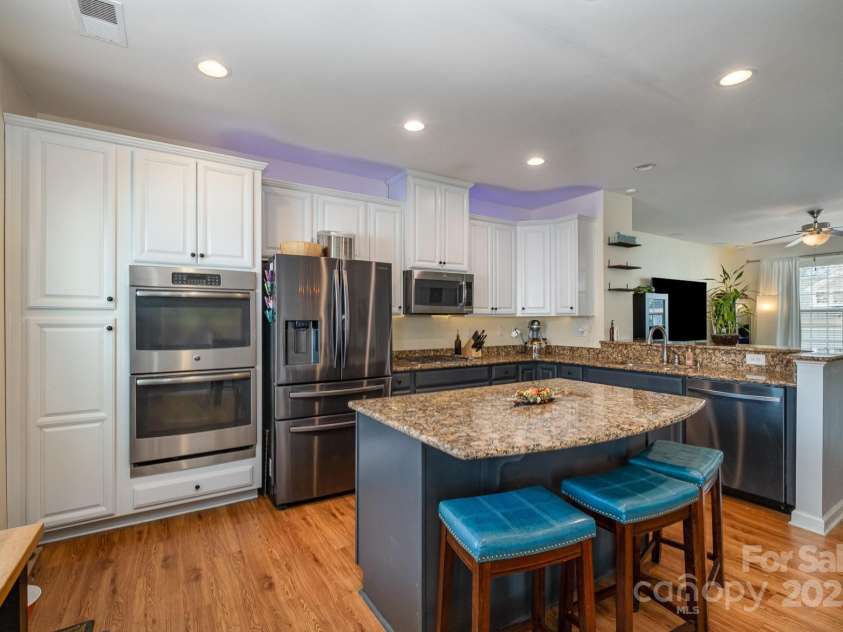 6830 Colonial Garden Drive, Huntersville, NC 28078.  MLS# CAR4220962, YatesRealty ID 7253. 