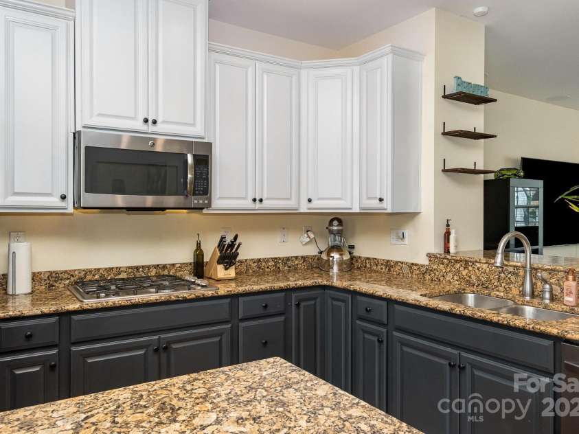 6830 Colonial Garden Drive, Huntersville, NC 28078.  MLS# CAR4220962, YatesRealty ID 7253. 