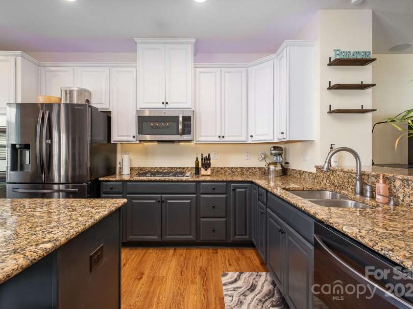 6830 Colonial Garden Drive, Huntersville, NC 28078.  MLS# CAR4220962, YatesRealty ID 7253. 