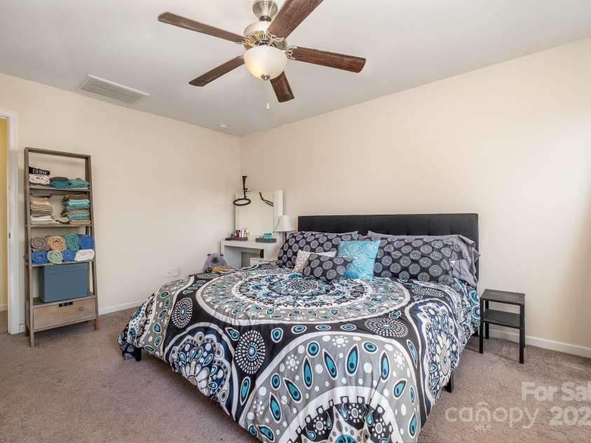 6830 Colonial Garden Drive, Huntersville, NC 28078.  MLS# CAR4220962, YatesRealty ID 7253. 