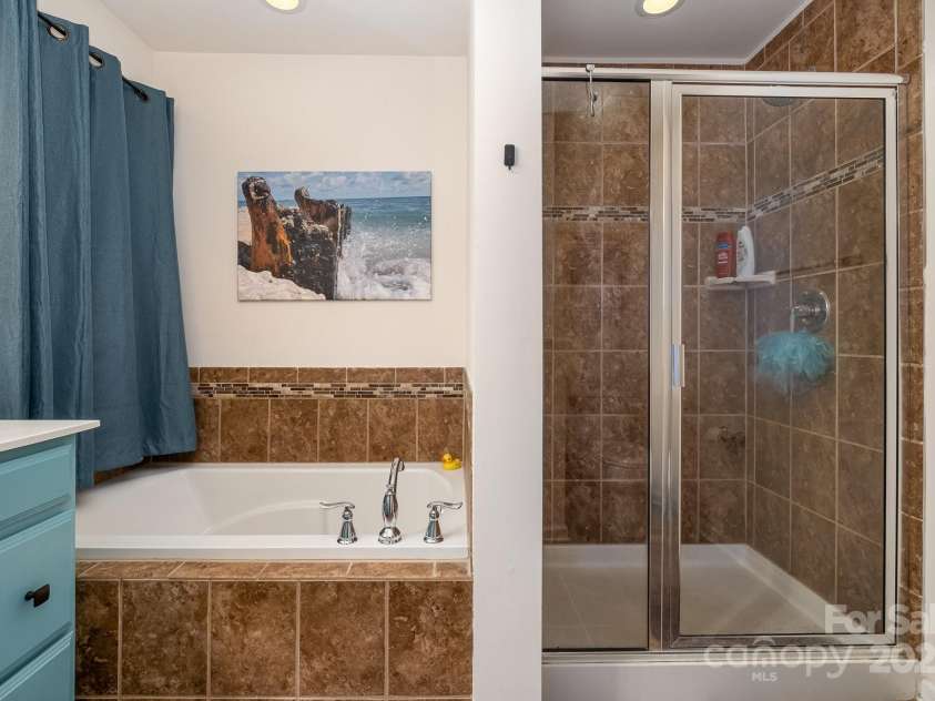 6830 Colonial Garden Drive, Huntersville, NC 28078.  MLS# CAR4220962, YatesRealty ID 7253. 