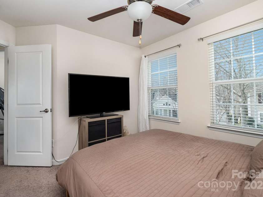 6830 Colonial Garden Drive, Huntersville, NC 28078.  MLS# CAR4220962, YatesRealty ID 7253. 