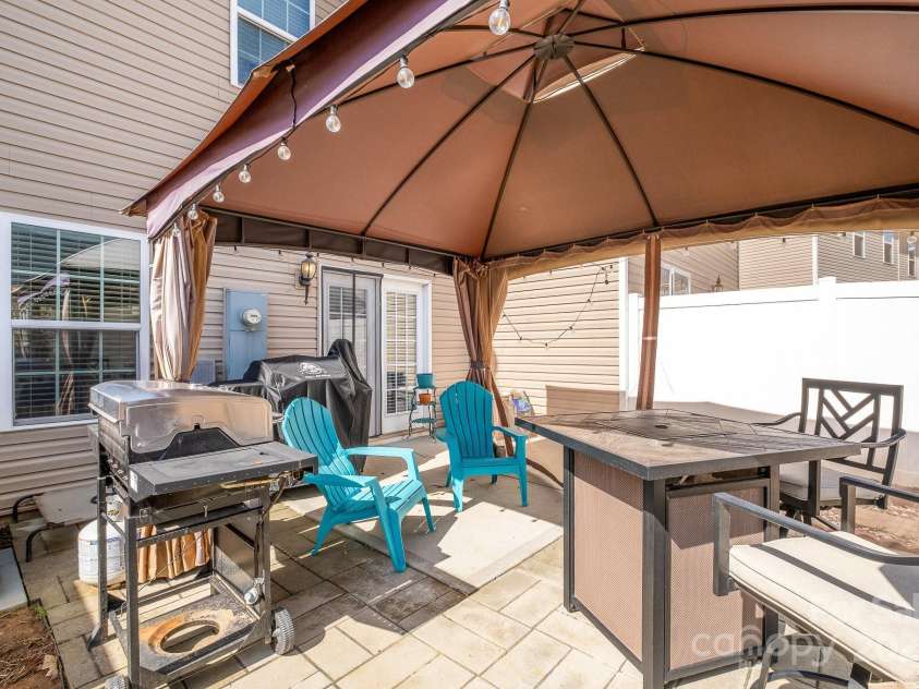 6830 Colonial Garden Drive, Huntersville, NC 28078.  MLS# CAR4220962, YatesRealty ID 7253. 