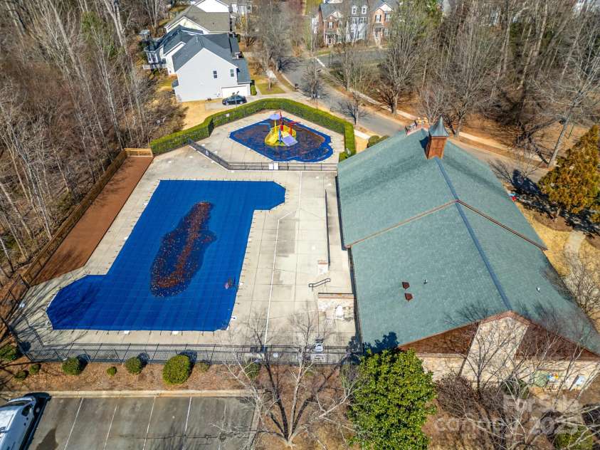 6830 Colonial Garden Drive, Huntersville, NC 28078.  MLS# CAR4220962, YatesRealty ID 7253. 