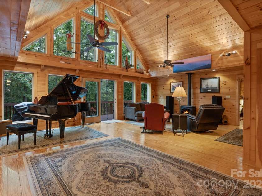 650 McDowell Road, Columbus, NC 28722.  MLS# CAR4305164, YatesRealty ID 7254. 