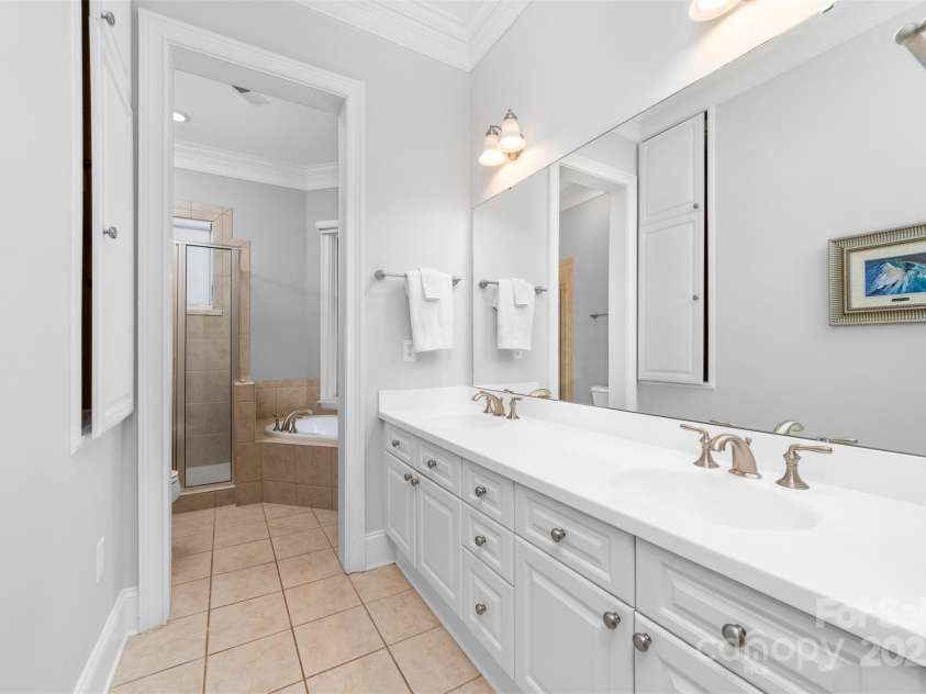 101 Cove Key Lane, Mooresville, NC 28117.  MLS# CAR4233761, YatesRealty ID 7255. 2nd Primary Bathroom
