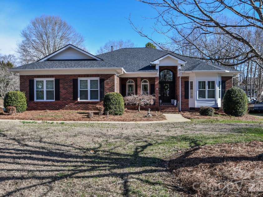5314 Woodridge Drive, Monroe, NC 28110.  MLS# CAR4340653, YatesRealty ID 7256. 
