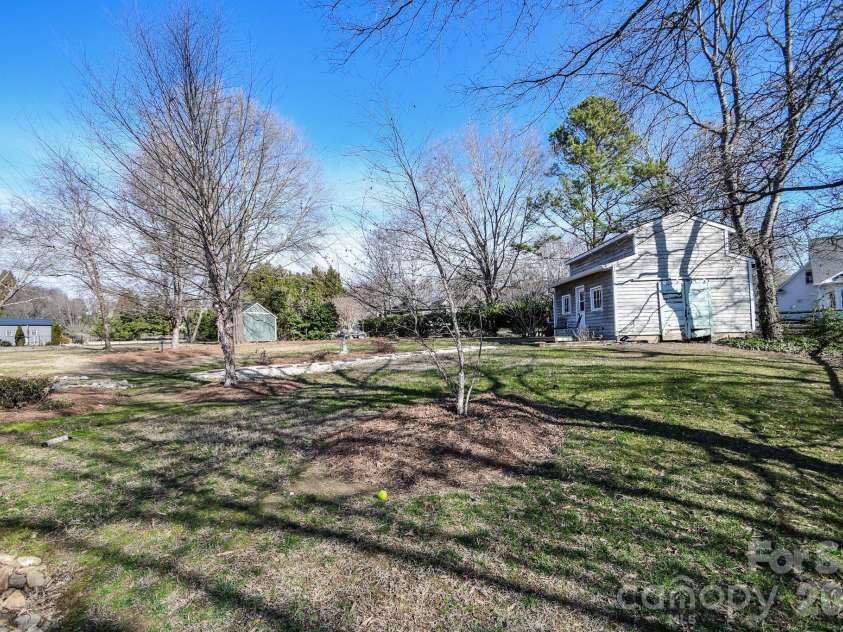 5314 Woodridge Drive, Monroe, NC 28110.  MLS# CAR4340653, YatesRealty ID 7256. 