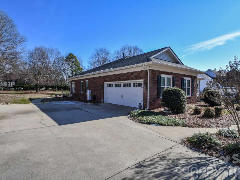 5314 Woodridge Drive, Monroe, NC 28110.  MLS# CAR4340653, YatesRealty ID 7256. 
