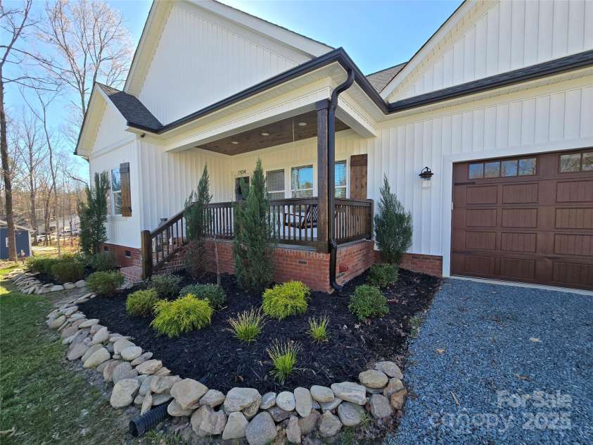 1934 Hollybrook Lane, Lancaster, SC 29720.  MLS# CAR4225470, YatesRealty ID 7257. 