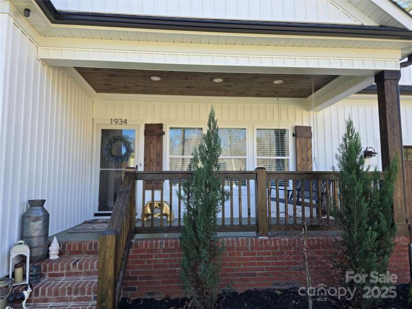 1934 Hollybrook Lane, Lancaster, SC 29720.  MLS# CAR4225470, YatesRealty ID 7257. 