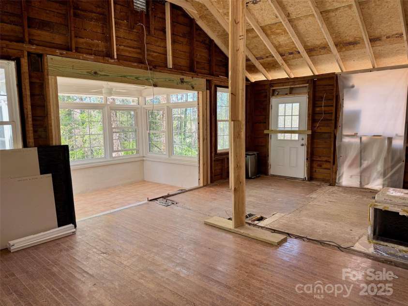 1812 Lower Ridgewood Boulevard, Hendersonville, NC 28791.  MLS# CAR4247847, YatesRealty ID 7258. 