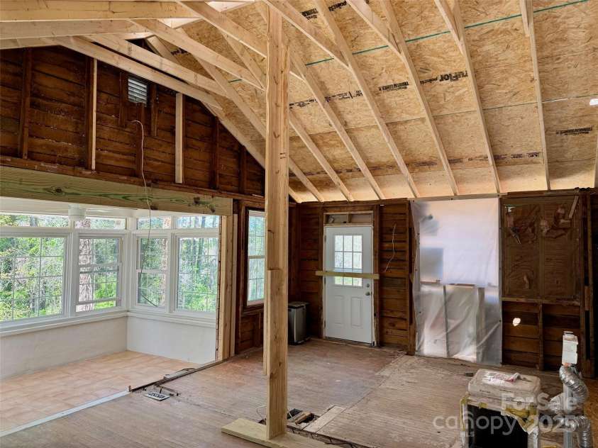 1812 Lower Ridgewood Boulevard, Hendersonville, NC 28791.  MLS# CAR4247847, YatesRealty ID 7258. 