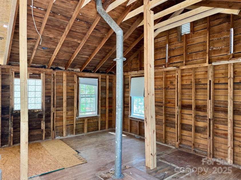 1812 Lower Ridgewood Boulevard, Hendersonville, NC 28791.  MLS# CAR4247847, YatesRealty ID 7258. 