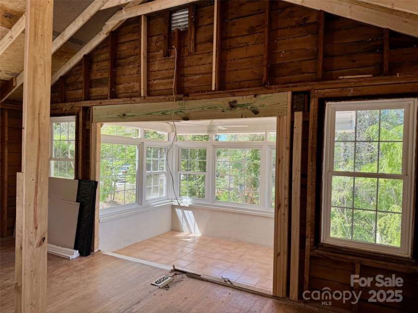 1812 Lower Ridgewood Boulevard, Hendersonville, NC 28791.  MLS# CAR4247847, YatesRealty ID 7258. 