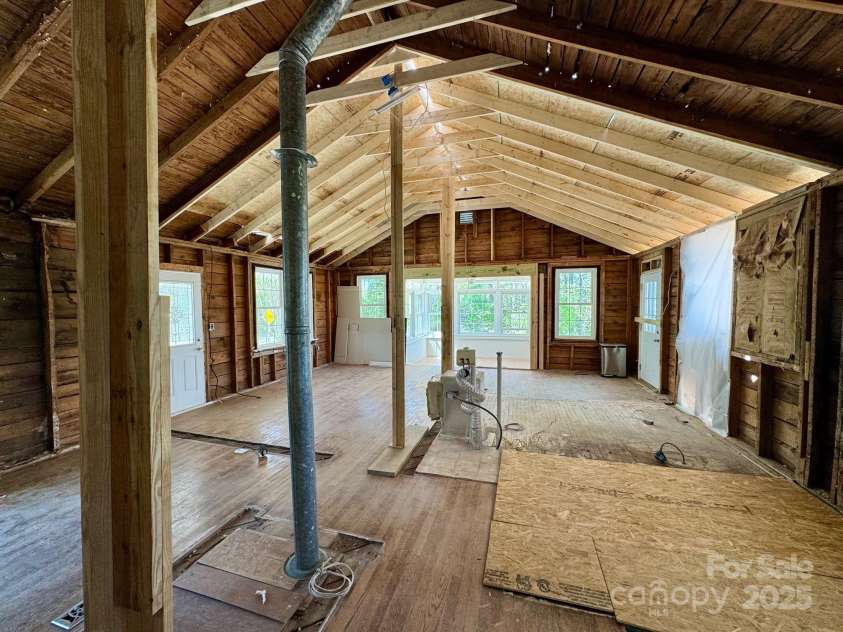 1812 Lower Ridgewood Boulevard, Hendersonville, NC 28791.  MLS# CAR4247847, YatesRealty ID 7258. 