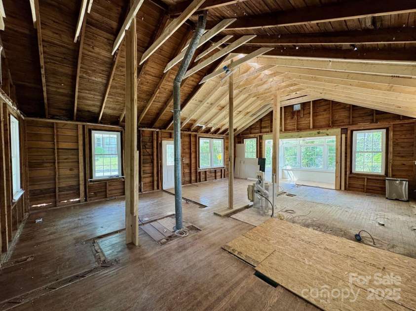 1812 Lower Ridgewood Boulevard, Hendersonville, NC 28791.  MLS# CAR4247847, YatesRealty ID 7258. 