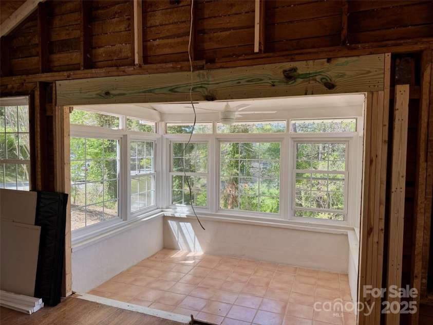 1812 Lower Ridgewood Boulevard, Hendersonville, NC 28791.  MLS# CAR4247847, YatesRealty ID 7258. 