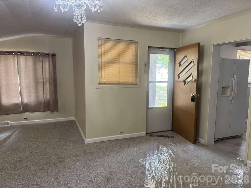 709 Sunset Drive, Salisbury, NC 28147.  MLS# CAR4404940, YatesRealty ID 7258. 