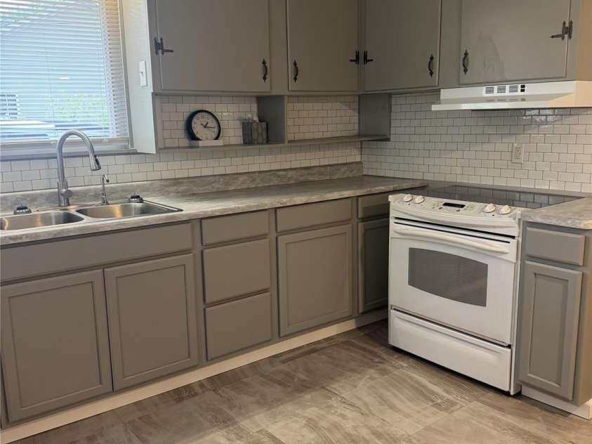 709 Sunset Drive, Salisbury, NC 28147.  MLS# CAR4404940, YatesRealty ID 7258. 