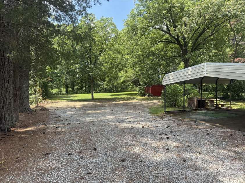 709 Sunset Drive, Salisbury, NC 28147.  MLS# CAR4404940, YatesRealty ID 7258. 
