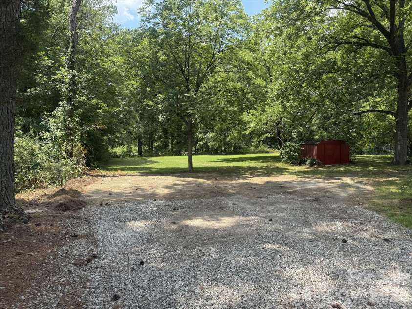 709 Sunset Drive, Salisbury, NC 28147.  MLS# CAR4404940, YatesRealty ID 7258. 