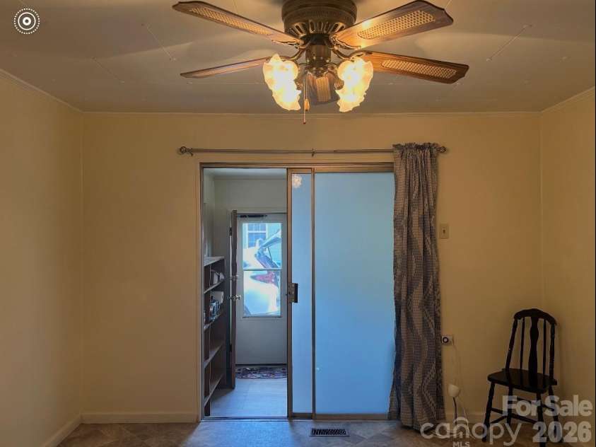 709 Sunset Drive, Salisbury, NC 28147.  MLS# CAR4404940, YatesRealty ID 7258. 
