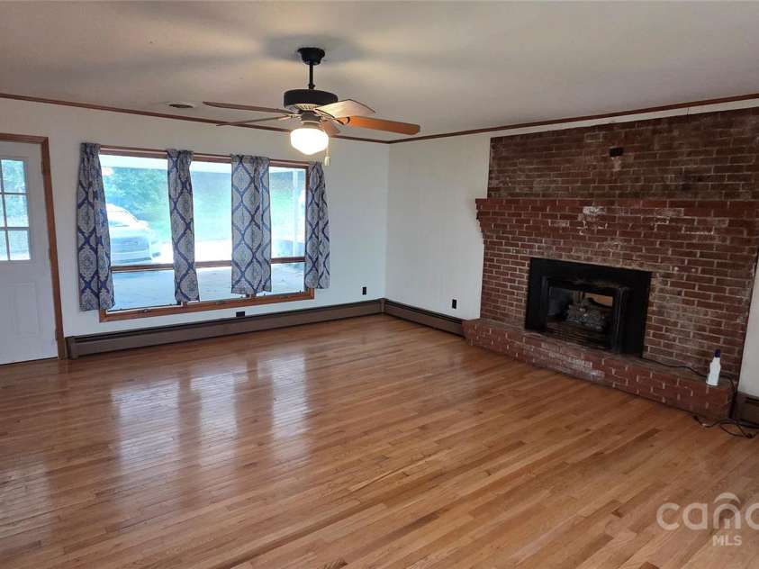 214 Old Dale Road, Spruce Pine, NC 28777.  MLS# CAR4315570, YatesRealty ID 726. 