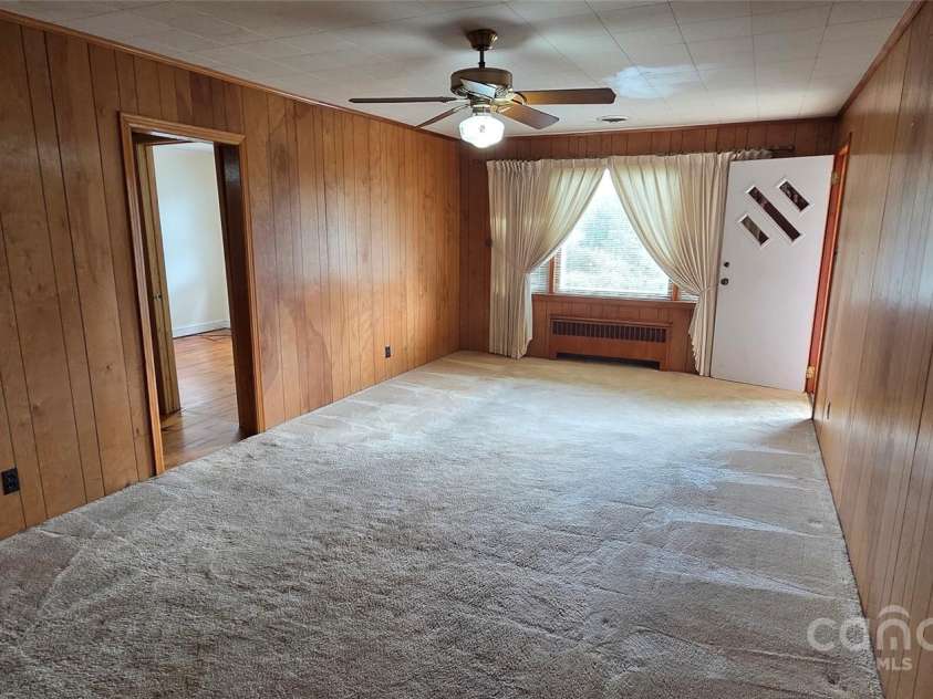 214 Old Dale Road, Spruce Pine, NC 28777.  MLS# CAR4315570, YatesRealty ID 726. 