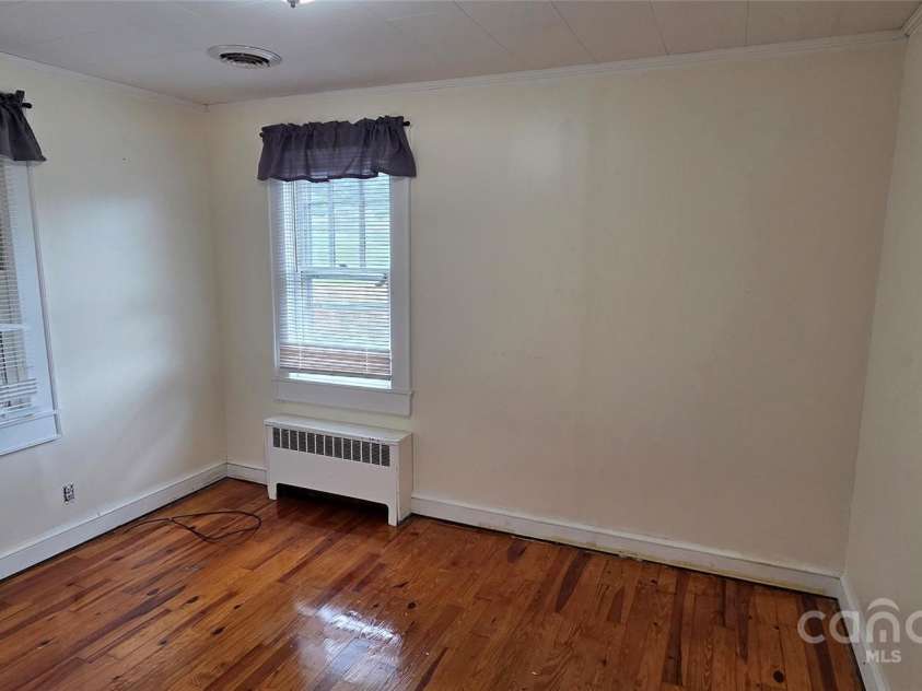 214 Old Dale Road, Spruce Pine, NC 28777.  MLS# CAR4315570, YatesRealty ID 726. 