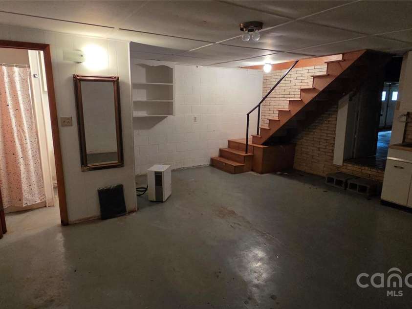 214 Old Dale Road, Spruce Pine, NC 28777.  MLS# CAR4315570, YatesRealty ID 726. 