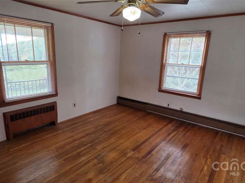 214 Old Dale Road, Spruce Pine, NC 28777.  MLS# CAR4315570, YatesRealty ID 726. 