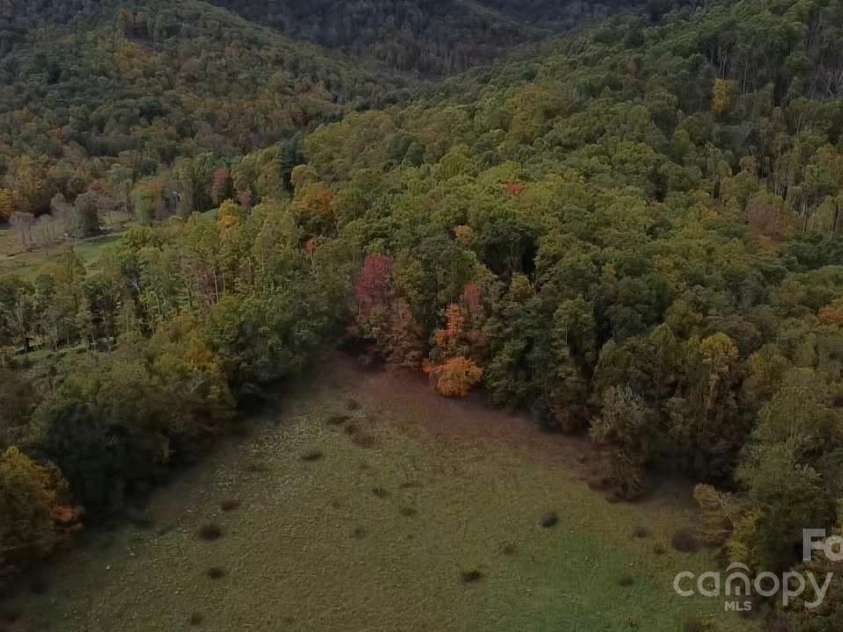 214 Old Dale Road, Spruce Pine, NC 28777.  MLS# CAR4315570, YatesRealty ID 726. 