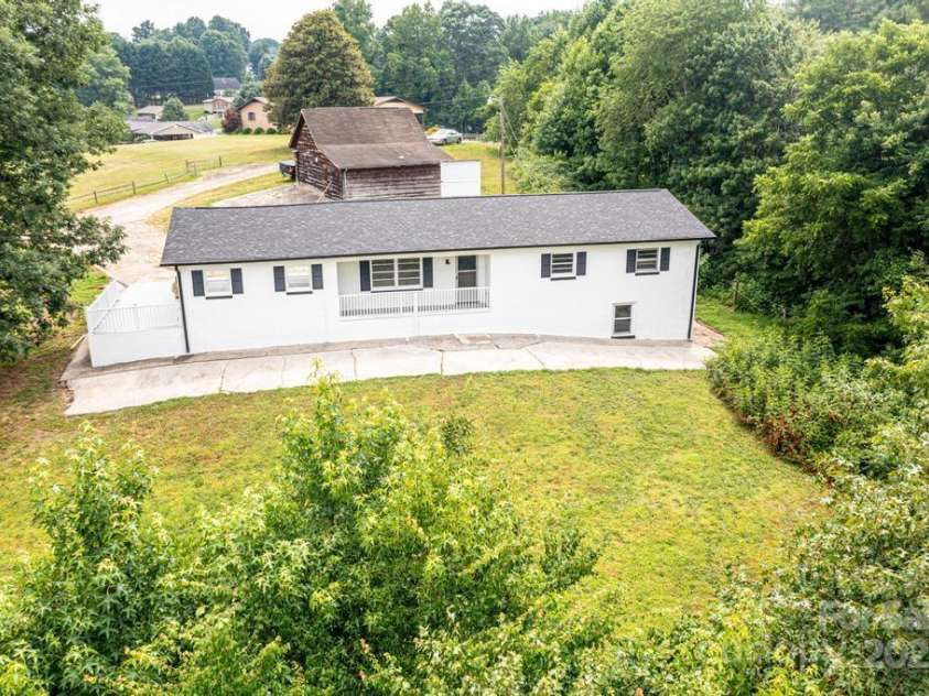 3398 Shamrock Heights, Hudson, NC 28638.  MLS# CAR4163055, YatesRealty ID 726. 