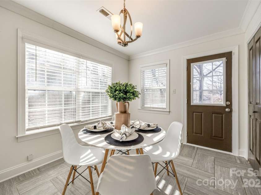 119 Smallwood Place, Charlotte, NC 28216.  MLS# CAR4221901, YatesRealty ID 7260. Dining Area