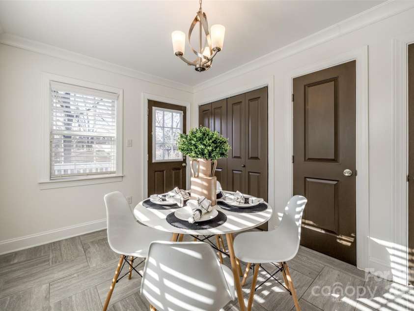 119 Smallwood Place, Charlotte, NC 28216.  MLS# CAR4221901, YatesRealty ID 7260. Dining Area