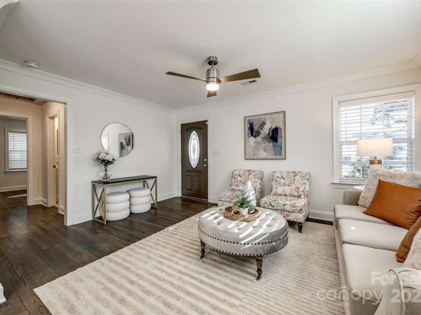 119 Smallwood Place, Charlotte, NC 28216.  MLS# CAR4221901, YatesRealty ID 7260. Family Room