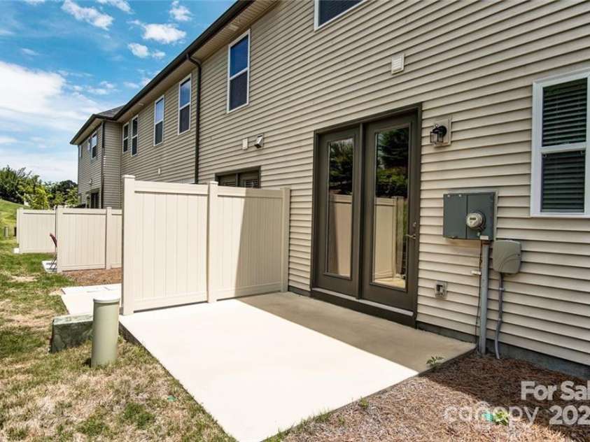 1407 Calum Way, Fort Mill, SC 29708.  MLS# CAR4239836, YatesRealty ID 7261. 