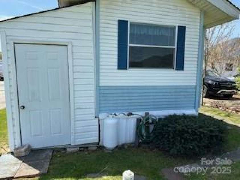 25 Summer Place Drive, Waynesville, NC 28785.  MLS# CAR4247005, YatesRealty ID 7261. 