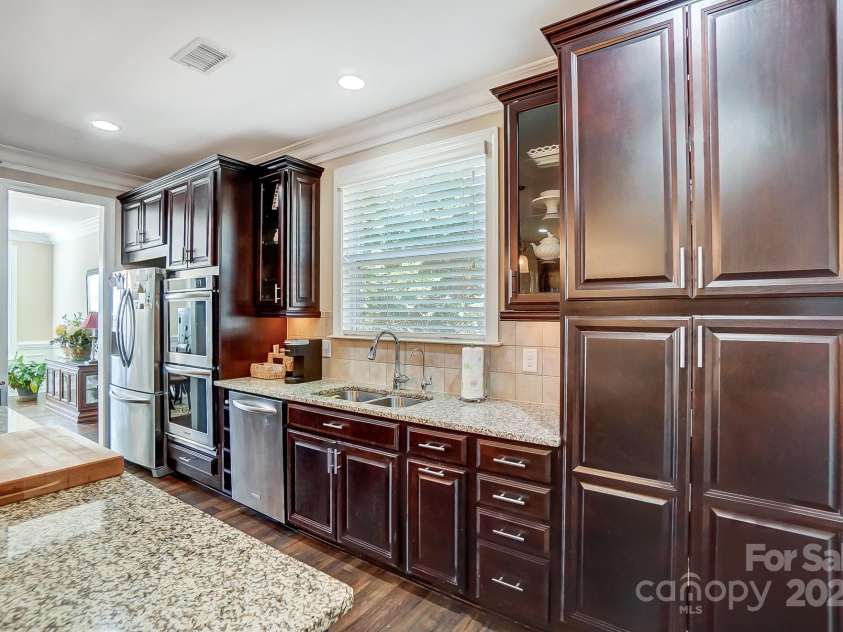 14818 Long Iron Drive, Huntersville, NC 28078.  MLS# CAR4215679, YatesRealty ID 7262. 