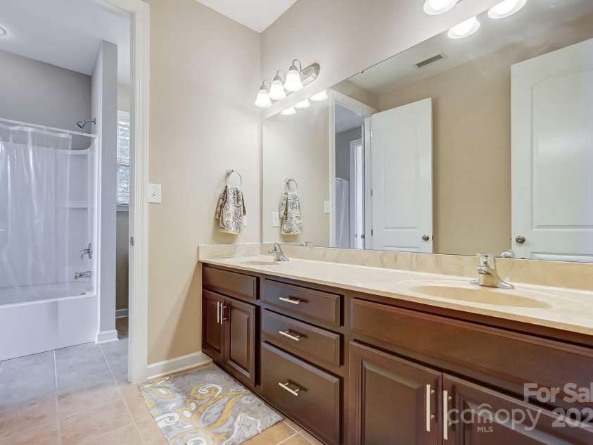 14818 Long Iron Drive, Huntersville, NC 28078.  MLS# CAR4215679, YatesRealty ID 7262. 