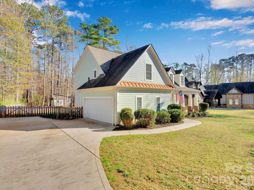 481 Evergreen Road, Lake Wylie, SC 29710.  MLS# CAR4326228, YatesRealty ID 7263. 