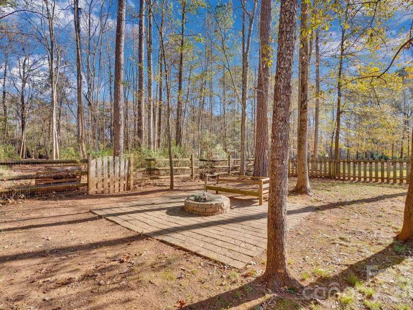 481 Evergreen Road, Lake Wylie, SC 29710.  MLS# CAR4326228, YatesRealty ID 7263. 
