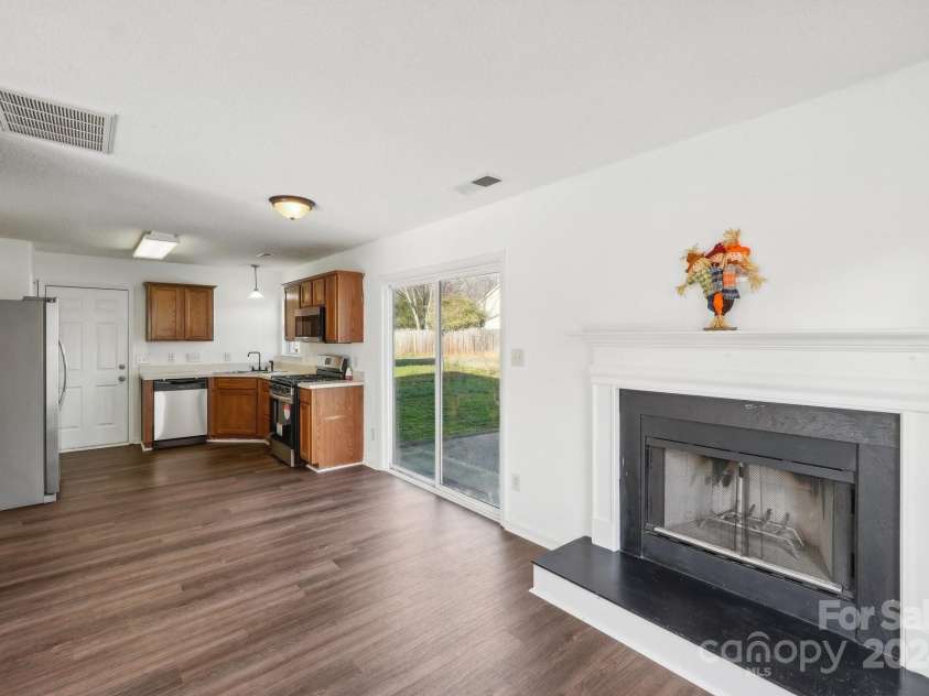 8827 Treyburn Drive, Charlotte, NC 28216.  MLS# CAR4203734, YatesRealty ID 7264. 