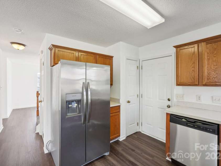 8827 Treyburn Drive, Charlotte, NC 28216.  MLS# CAR4203734, YatesRealty ID 7264. 