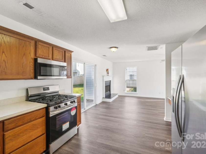 8827 Treyburn Drive, Charlotte, NC 28216.  MLS# CAR4203734, YatesRealty ID 7264. 